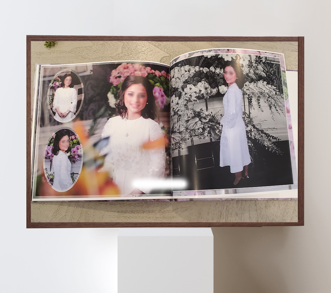 CUSTOM PHOTO ALBUMS